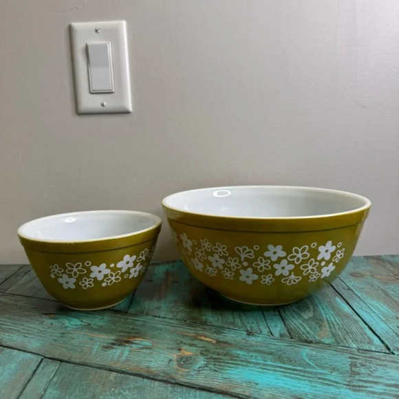 Pyrex Spring Blossom Avocado Green Mixing Bowl Set of 2 Vintage 1970's - Picture 3 of 10